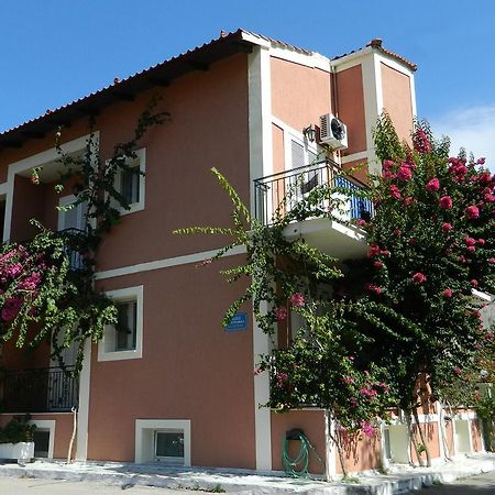 Konstantinos Apartments Agia Efimia Luaran gambar
