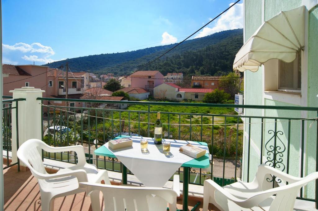 Konstantinos Apartments Agia Efimia Luaran gambar