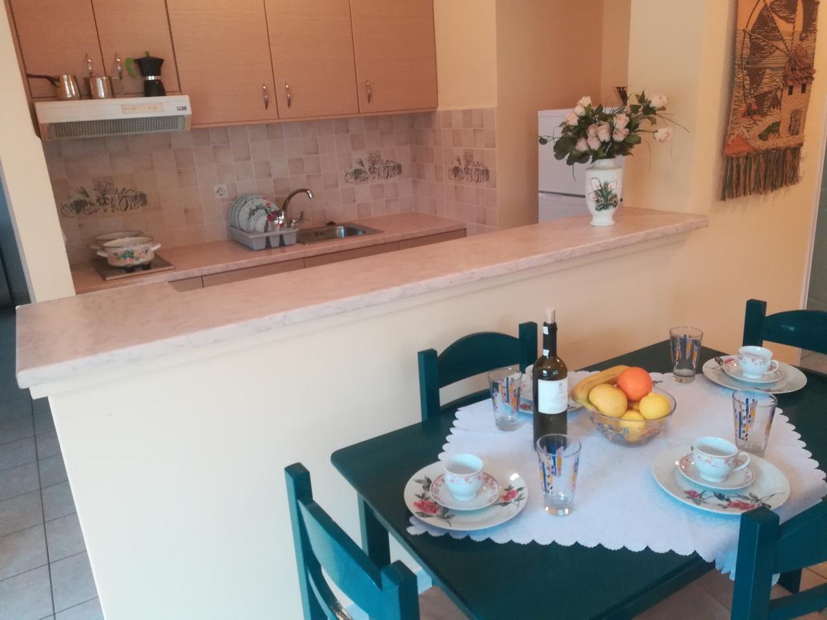 Konstantinos Apartments Agia Efimia Luaran gambar