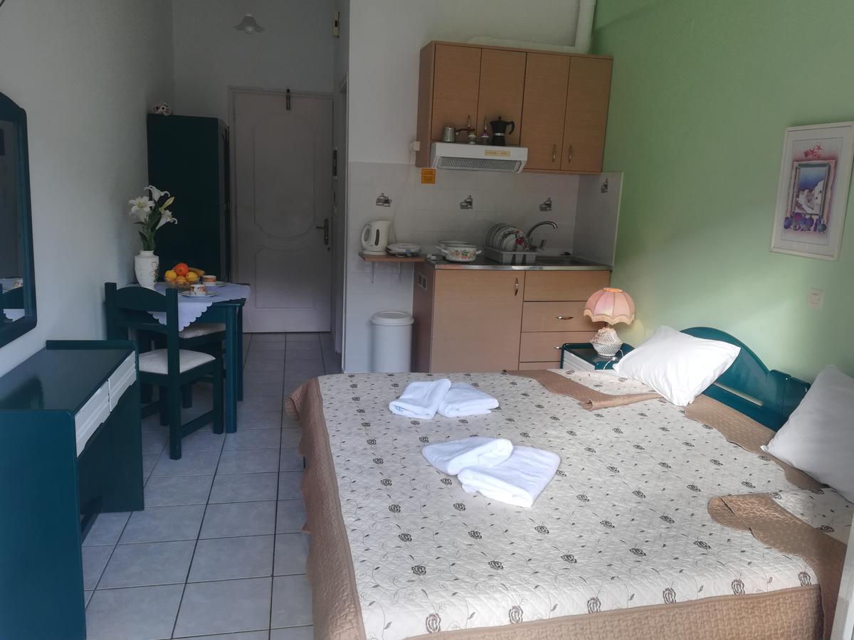 Konstantinos Apartments Agia Efimia Luaran gambar