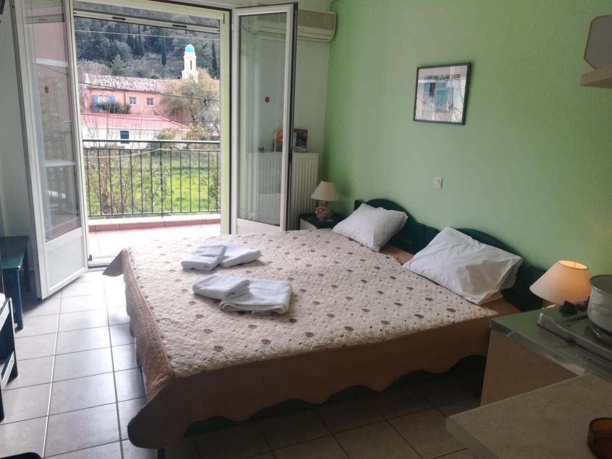 Konstantinos Apartments Agia Efimia Luaran gambar