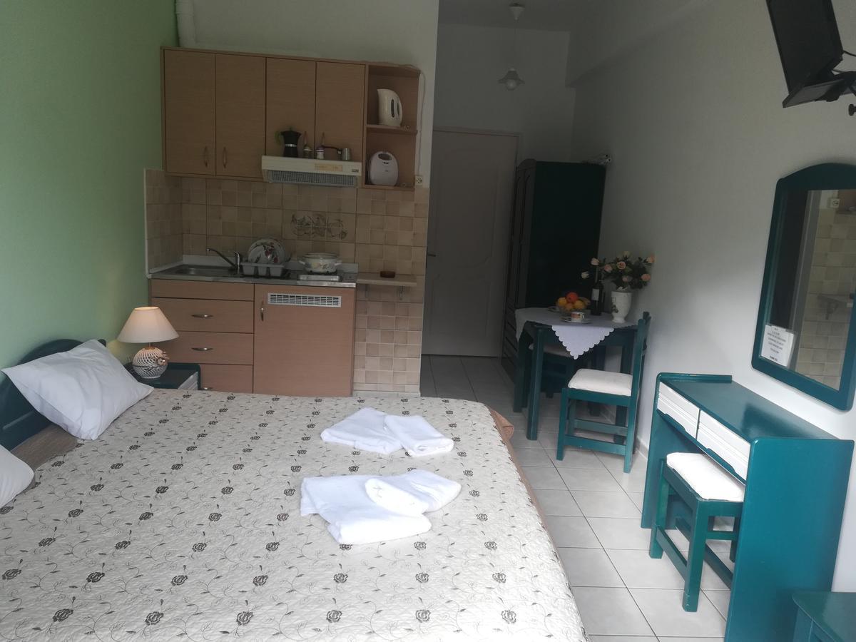 Konstantinos Apartments Agia Efimia Luaran gambar